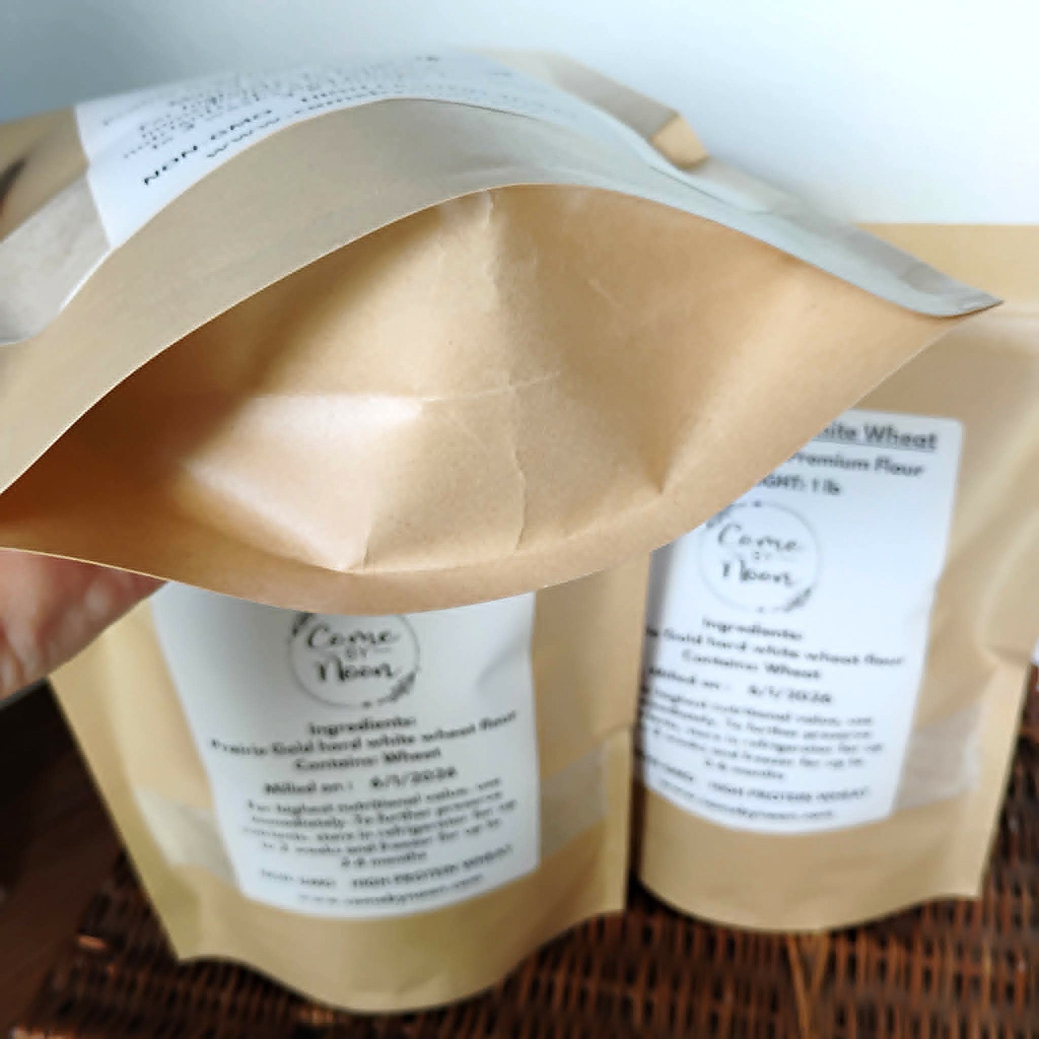 shows dimension of bags